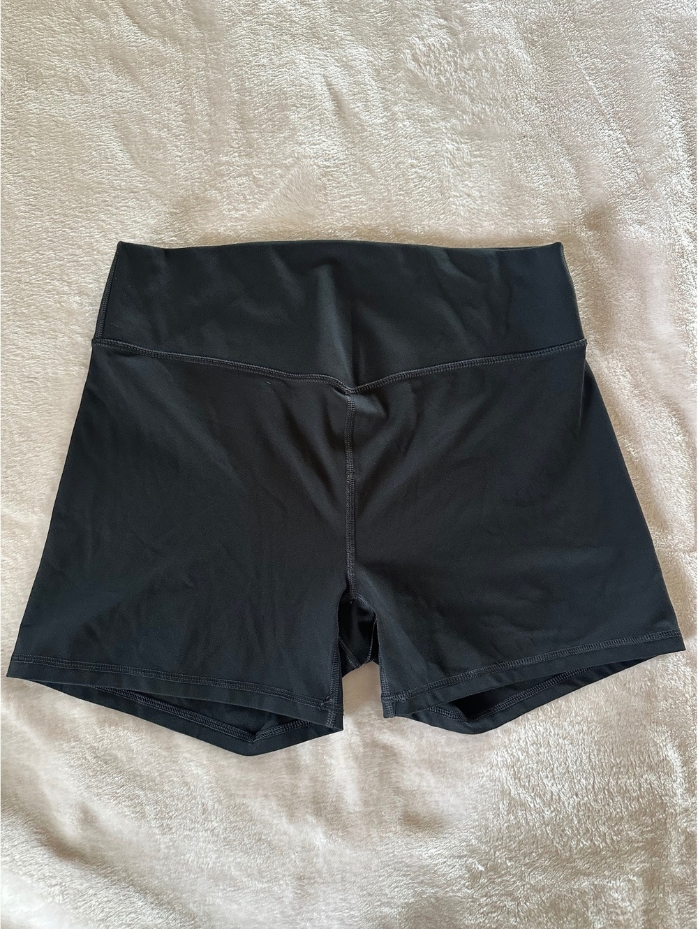 Fabletics PureLuxe High-Rise 4" Athletic Bike Shorts - Size M (Flat Waist 14")